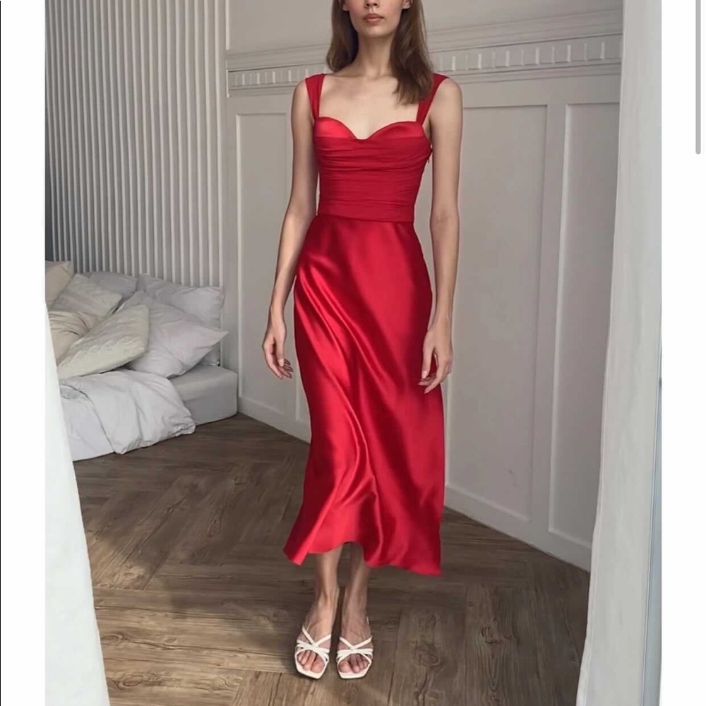 Farmul red dress